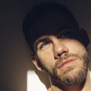 Dominant expérimenté cherche soumise agile pour jeux de pouvoir au Mans Florent - rencontre-BDSM-Le Mans